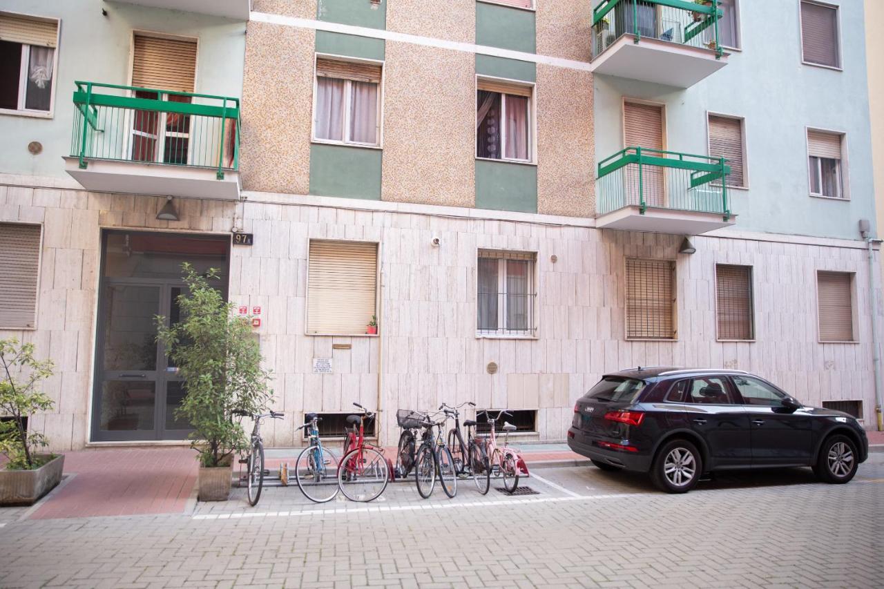 Sweet House Navigli Apartment Milan Bagian luar foto